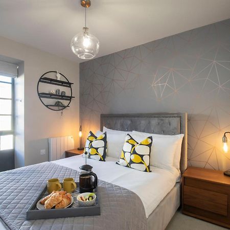 צ'לטנהם Elliot Oliver - Modern 2 Bedroom Town Centre Apartment מראה חיצוני תמונה